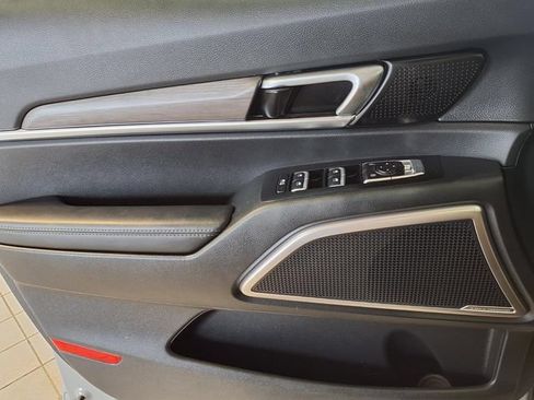 Used 2025 Kia Telluride AWD image 17
