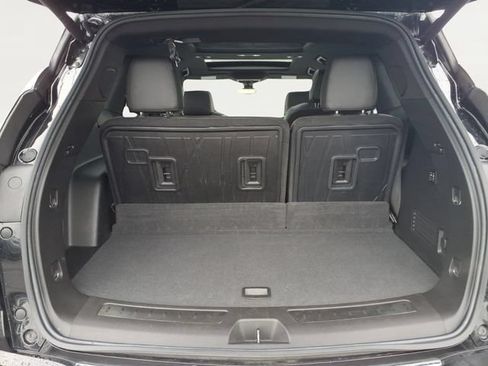 Used 2023 Buick Enclave Avenir w/ LPO, Floor Liner Package FWD image 25