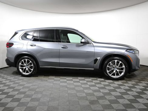 Certified 2024 BMW X5 xDrive40i w/ Premium Package AWD/4WD image 8
