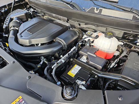 Used 2025 Chevrolet Traverse Z71 w/ Driver Confidence Package image 34