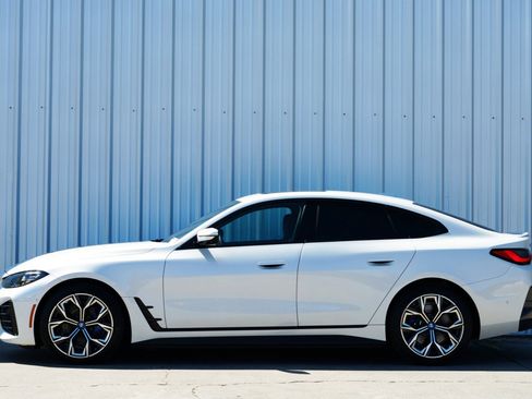 Used 2022 BMW i4 eDrive40 w/ M Sport Package image 9