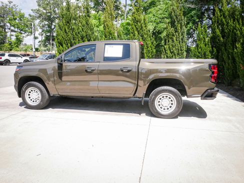 Used 2024 Chevrolet Colorado W/T RWD image 7