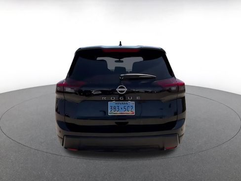 Used 2025 Nissan Rogue SV FWD image 12