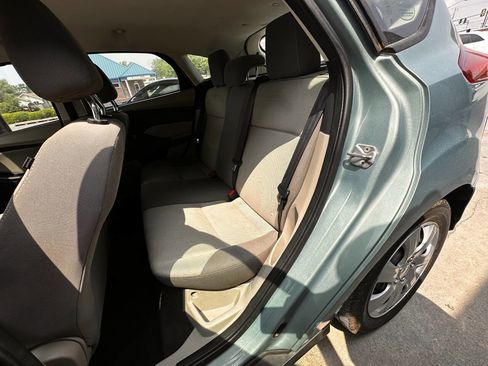 Used 2012 Ford Focus SE FWD image 10