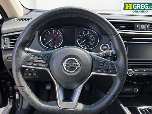 Used 2019 Nissan Rogue SV FWD image 14