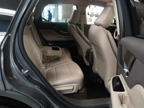 Used 2022 Lincoln Corsair AWD w/ Equipment Group 101A image 25