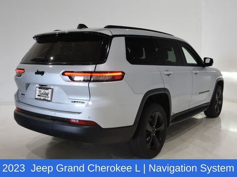 Used 2023 Jeep Grand Cherokee L Limited w/ Luxury Tech Group II AWD/4WD image 5