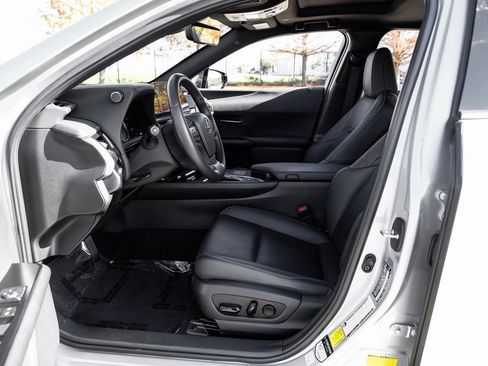 Used 2023 Lexus UX 250h FWD w/ Premium Package image 6