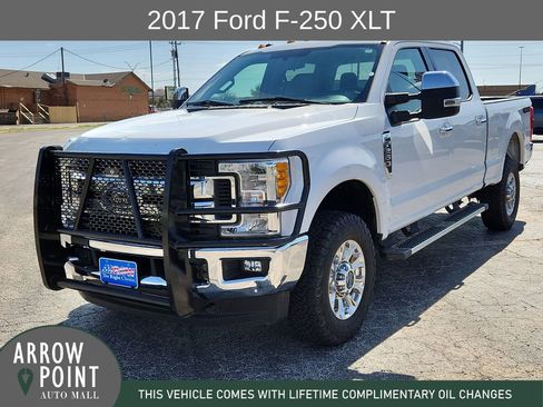 Used 2017 Ford F250 XLT w/ XLT Premium Package image 4