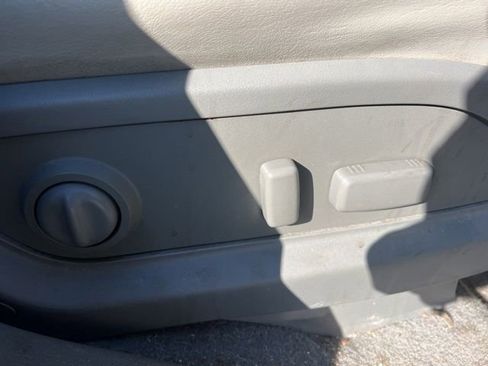 Used 2014 Chevrolet Traverse LT image 31