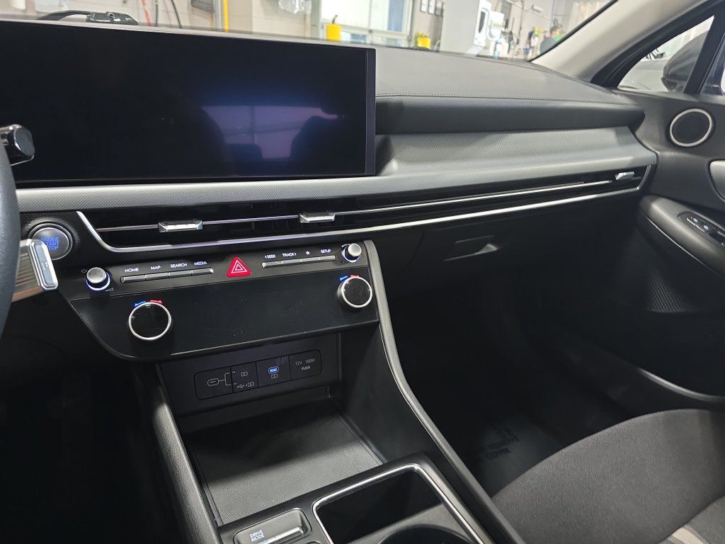 Used 2025 Hyundai Sonata SEL FWD image 19