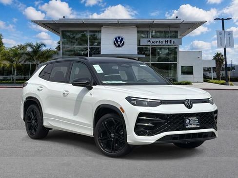 New 2026 Volkswagen Tiguan SE R-Line FWD image 1