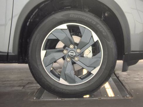 Certified 2026 Nissan Rogue SV AWD/4WD image 15