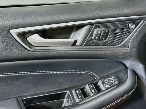 Used 2019 Ford Edge Titanium FWD image 15