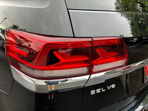 Used 2021 Volkswagen Atlas SEL AWD/4WD image 23