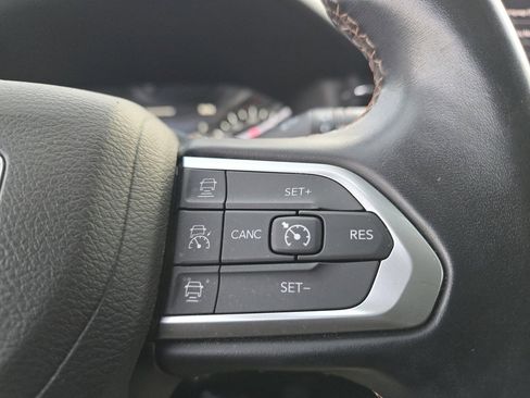 Used 2022 Jeep Compass Limited image 16