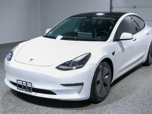 Used 2021 Tesla Model 3 Standard Range Plus RWD image 26