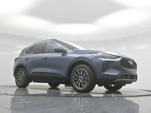 New 2025 Ford Escape Base w/ PHEV Premium Package image 3