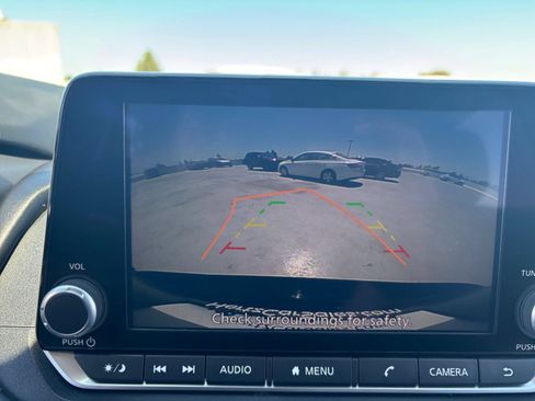 Used 2025 Nissan Rogue SV FWD image 25