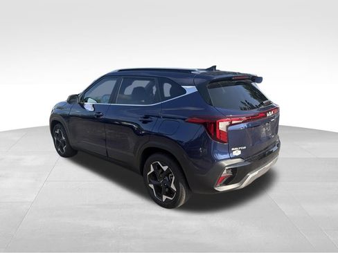 Used 2024 Kia Seltos EX AWD/4WD image 8