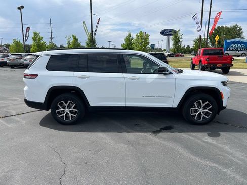 Used 2025 Jeep Grand Cherokee L Limited w/ Luxury Tech Group II AWD/4WD image 7