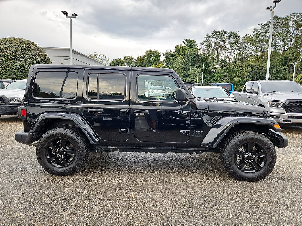 Used 2021 Jeep Wrangler Unlimited Sahara AWD/4WD image 8