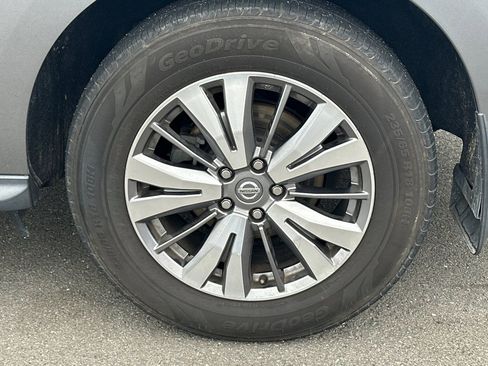 Used 2019 Nissan Pathfinder S FWD image 4