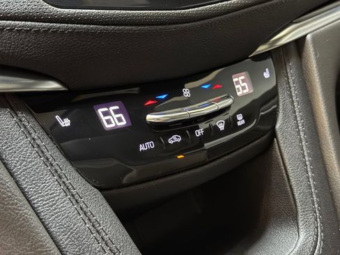 Certified 2023 Cadillac XT6 Luxury image 30