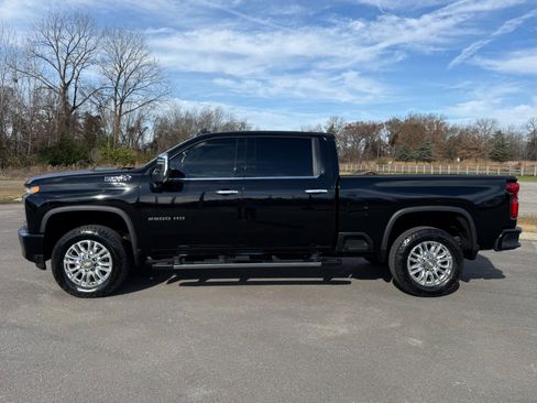 Used 2023 Chevrolet Silverado 2500 High Country w/ Z71 Off-Road Package AWD/4WD image 8