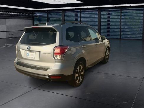 Used 2017 Subaru Forester 2.5i Limited w/ Popular Package #2 image 8