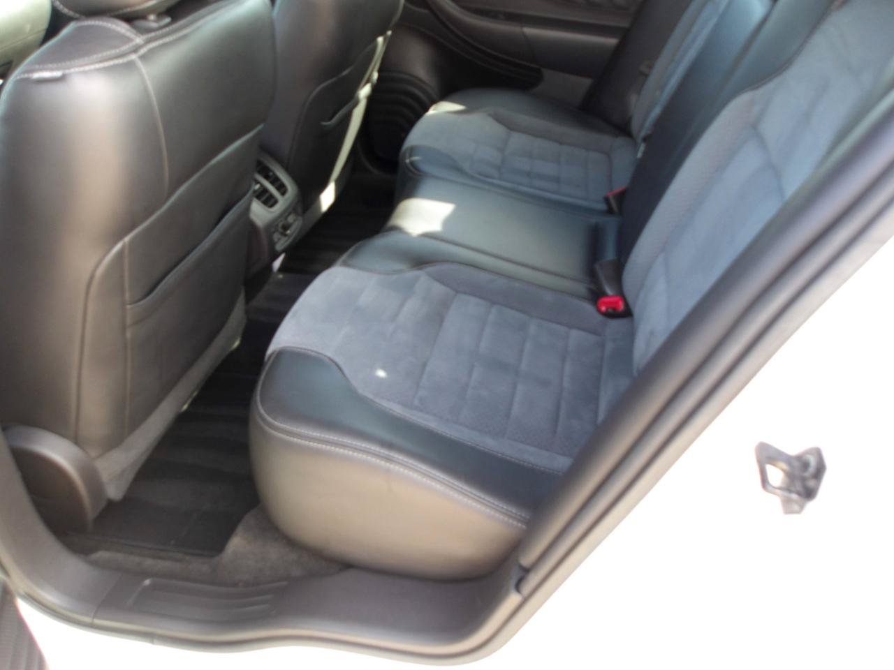 Used 2013 Ford Taurus SHO AWD/4WD image 17
