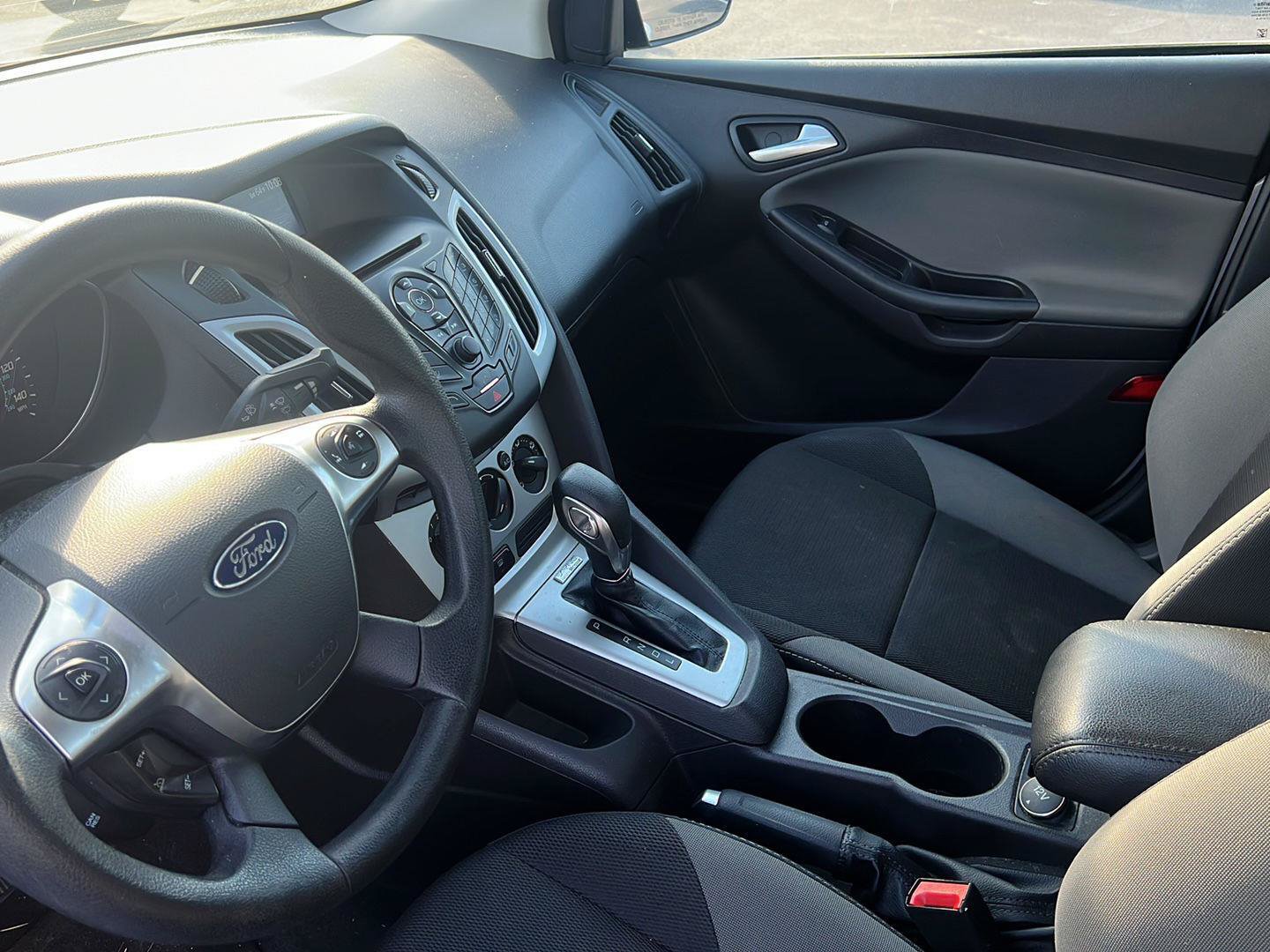 Used 2014 Ford Focus SE FWD image 17