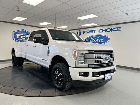 Used 2019 Ford F350 Platinum w/ Platinum Ultimate Package image 2