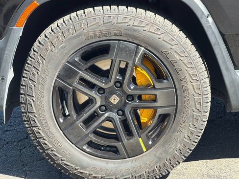 Used 2023 Rivian R1S Adventure AWD/4WD image 25