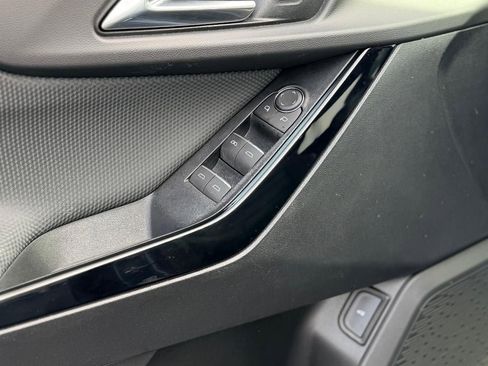 Used 2025 Chevrolet Equinox RS image 12