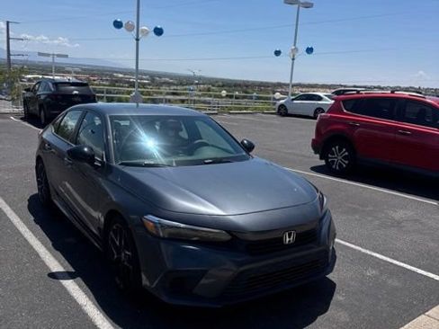Used 2022 Honda Civic Sport image 2