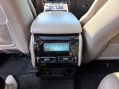 Used 2021 Lincoln Aviator Reserve w/ Equipment Group 201A AWD/4WD image 12