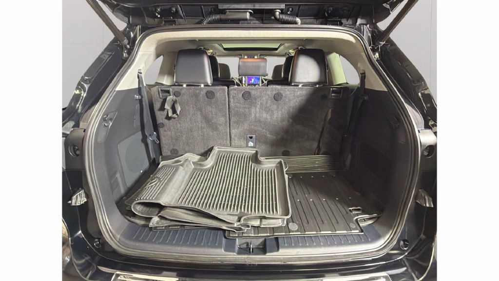 Used 2023 Toyota Highlander Platinum AWD/4WD image 32