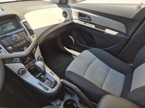 Used 2014 Chevrolet Cruze LS FWD image 13