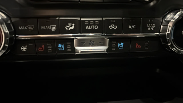 Used 2022 Ford F150 Lariat w/ Equipment Group 502A High AWD/4WD image 30