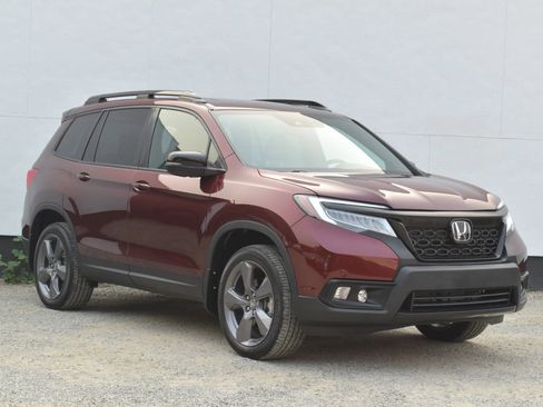 Used 2021 Honda Passport Touring image 1