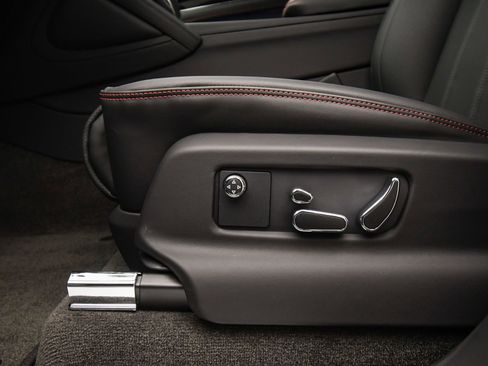 New 2025 Bentley Bentayga image 39