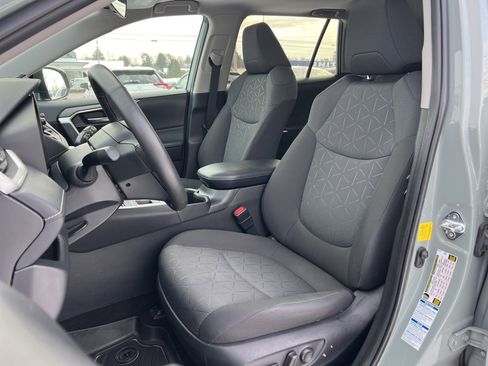 Used 2022 Toyota RAV4 XLE image 18