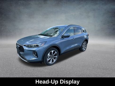 Used 2023 Ford Escape Platinum w/ Premium Technology Package image 9