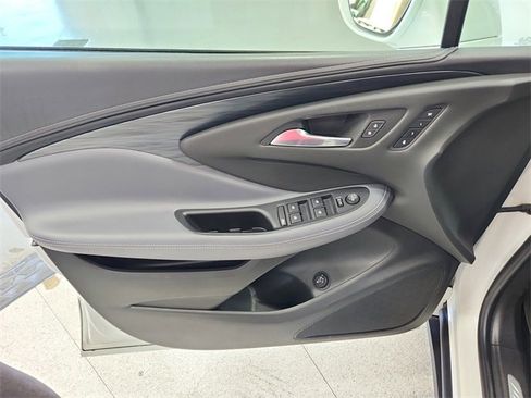 Used 2020 Buick Envision Essence image 35