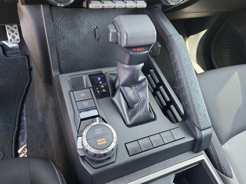 Used 2024 Toyota Tacoma TRD Sport AWD/4WD image 10