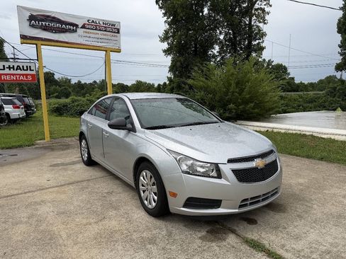 Used 2011 Chevrolet Cruze LS FWD image 4