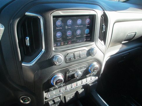 Certified 2022 GMC Sierra 3500 AT4 w/ AT4 Preferred Package image 31