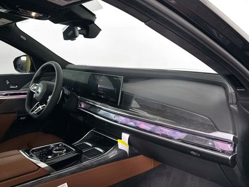New 2025 BMW 740i xDrive w/ Executive Package image 31