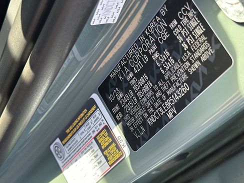 Used 2024 Kia Niro SX image 28